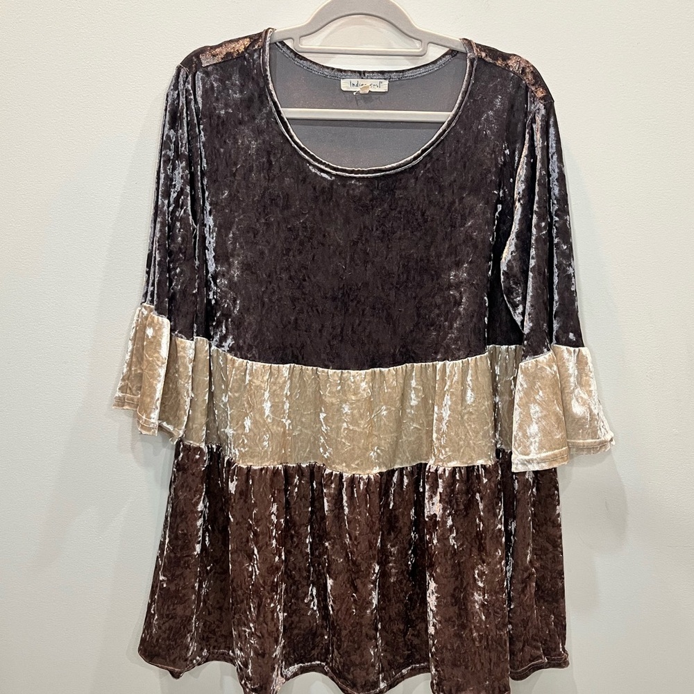 Indigo Soul Crushed Velvet Tunic Women’s Size L Purple Tiered 3/4 Bell Sleeves‎